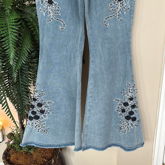 POL High Waist Stretch Blue Jeans Embroidered Black Floral Beaded Bell Bottoms - Picture 3 of 15